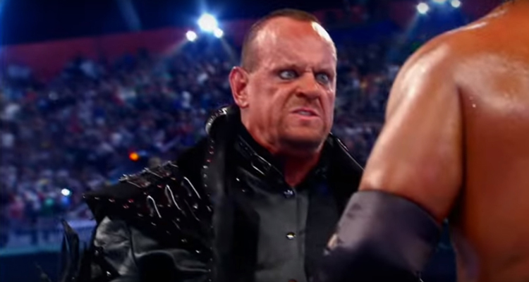 N.25 : The Undertaker apparaît cheveux rasés pour la première fois de sa carrière (1er avril 2012)