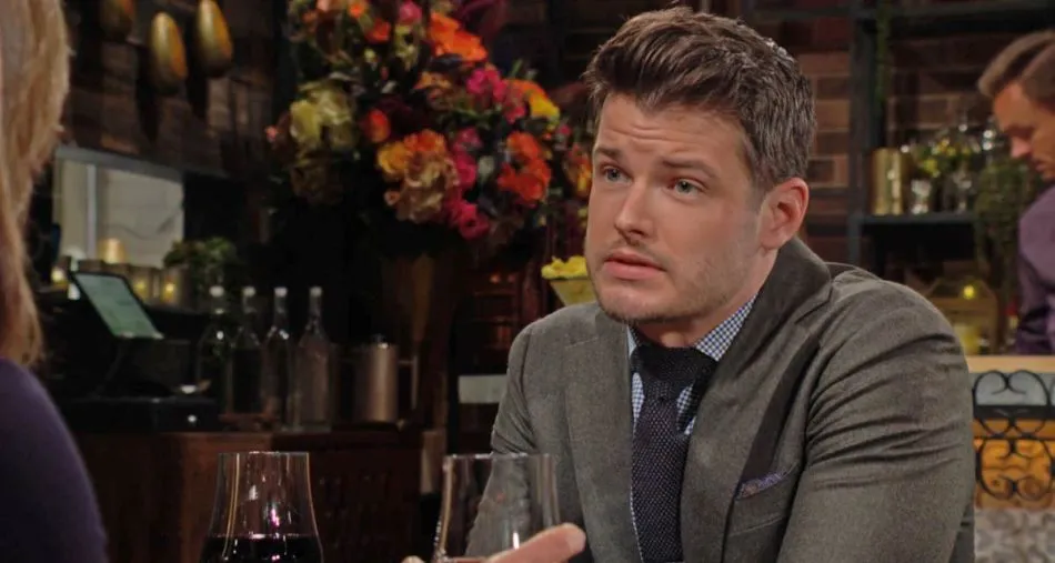 Kyle (Michael Mealor) demande des comptes à Diane (Susan Walters) concernant sa relation avec Tucker (Trevor St. John)
