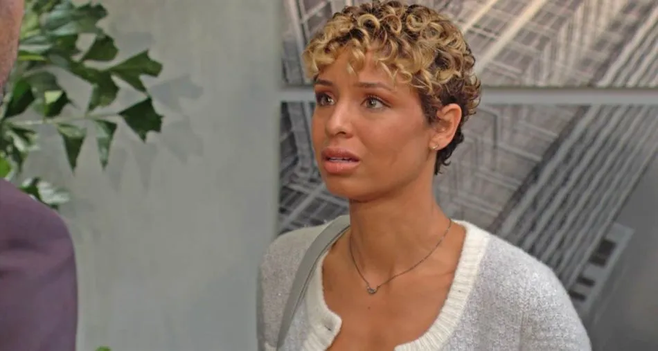 Elena (Brytni Sarpy) annonce son départ définitif dans Les feux de l’amour sur TF1 Elena (Brytni Sarpy) annonce son départ définitif dans Les feux de l’amour sur TF1