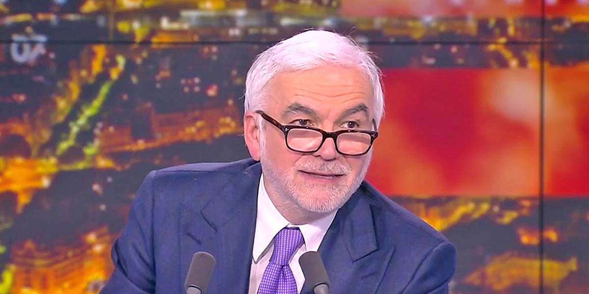 « Ne m’engueulez pas ! » Pascal Praud rembarré en direct sur CNews « Ne m’engueulez pas ! » Pascal Praud rembarré en direct sur CNews