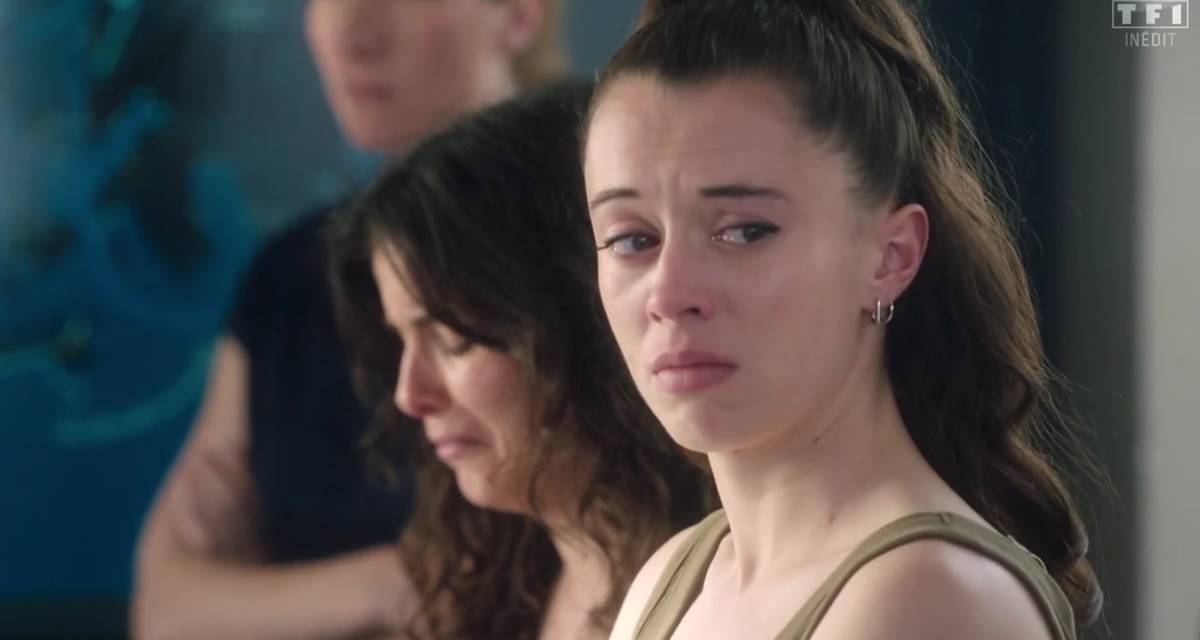 Demain nous appartient (spoiler) : Roxane et Sara face à une disparition, Sandrine démasquée par Gabriel sur TF1 ? Demain nous appartient (spoiler) : Roxane et Sara face à une disparition, Sandrine démasquée par Gabriel sur TF1 ?