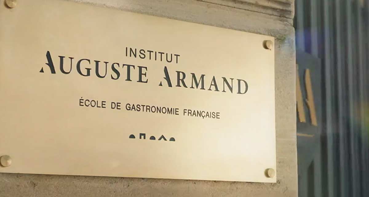 Ici tout commence : La fille d’un ancien personnage débarque à l’Institut… et ça promet ! (spoiler) Ici tout commence : La fille d’un ancien personnage débarque à l’Institut… et ça promet ! (spoiler)