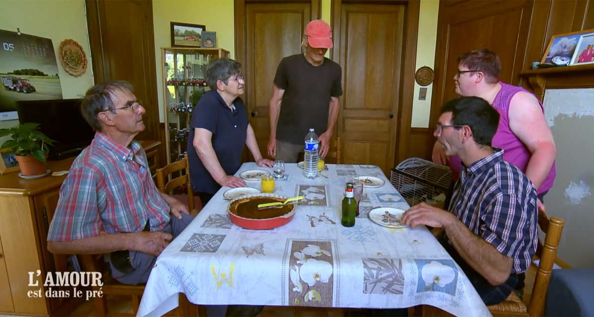 L’amour est dans le pré : « C’est ma maison ! » Patrice recadre Justine, les parents dubitatifs sur leur couple L’amour est dans le pré : « C’est ma maison ! » Patrice recadre Justine, les parents dubitatifs sur leur couple