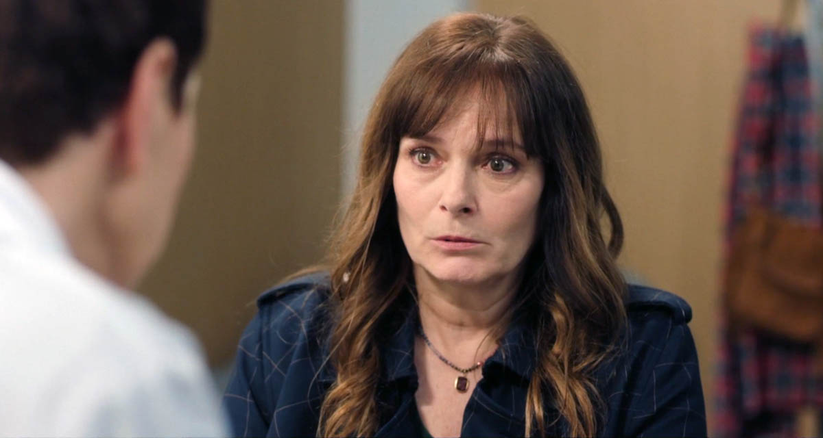 Plus belle la vie (spoiler) : Blanche dévastée en apprenant le mal dont souffre Hector Plus belle la vie (spoiler) : Blanche dévastée en apprenant le mal dont souffre Hector
