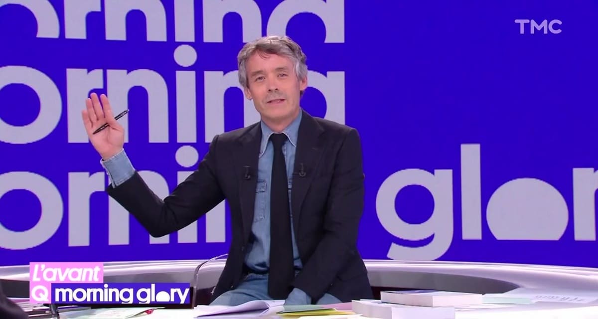 Quotidien : Yann Barthès tente de ne pas craquer en plein direct Quotidien : Yann Barthès tente de ne pas craquer en plein direct