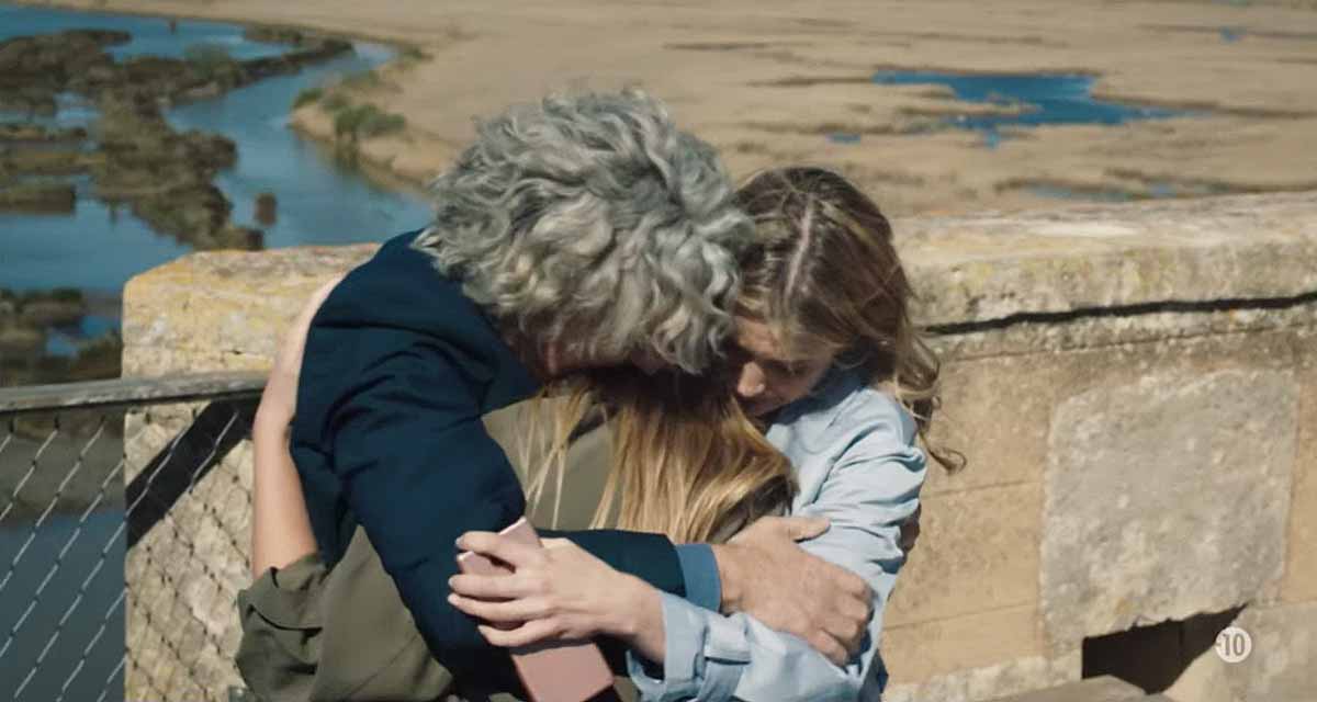 Ici tout commence : Teyssier sauve Charlène qui tente de se suicider, résumé de l’épisode du jeudi 6 juin 2024 Ici tout commence : Teyssier sauve Charlène qui tente de se suicider, résumé de l’épisode du jeudi 6 juin 2024