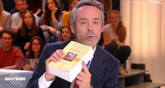 Quotidien : Yann Barthès compare Marine Le Pen à une folle, audience au coude-à-coude avec TPMP Quotidien : Yann Barthès compare Marine Le Pen à une folle, audience au coude-à-coude avec TPMP