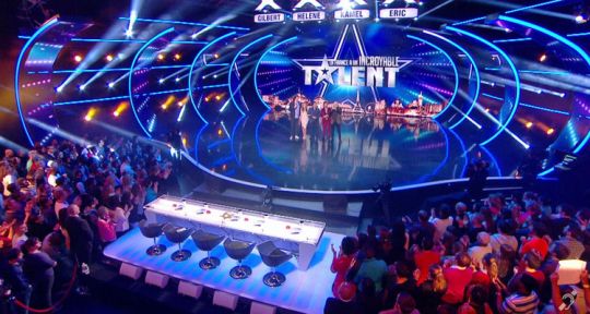 La France a un incroyable talent : Juliette & Charlie, Naestro, Nico Pirès, Cécile & Roman et Anaïs en finale