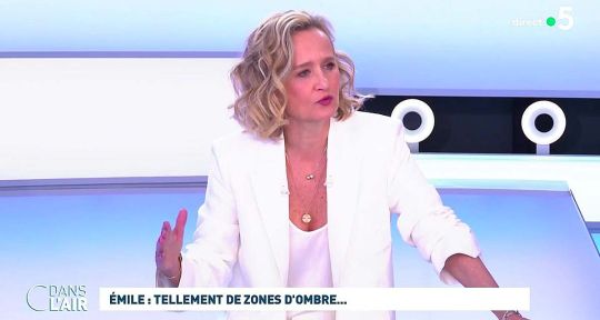 Le départ de Caroline Roux, France 5 accuse le coup Le départ de Caroline Roux, France 5 accuse le coup