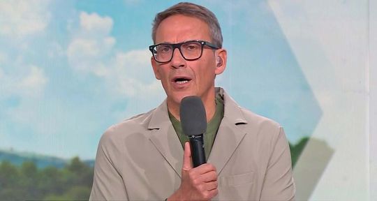 Julien Courbet prend tout le monde de court après un avertissement qui a fait du bruit Julien Courbet prend tout le monde de court après un avertissement qui a fait du bruit