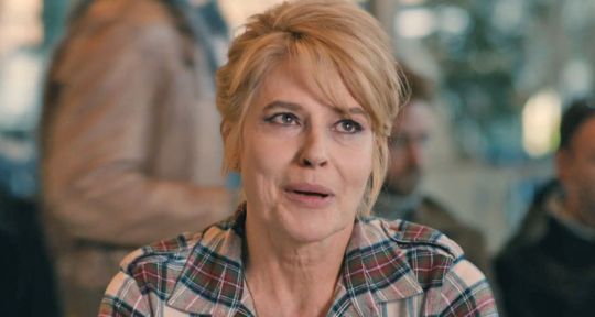 Les beaux jours : Pourquoi Fanny Ardant s’est teint en blonde pour jouer Caroline ?