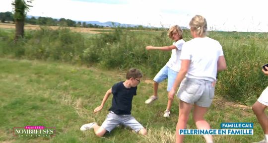 Familles nombreuses (spoiler) : Une bagarre éclate chez Marie-Caroline Cail, elle pète les plombs Familles nombreuses (spoiler) : Une bagarre éclate chez Marie-Caroline Cail, elle pète les plombs