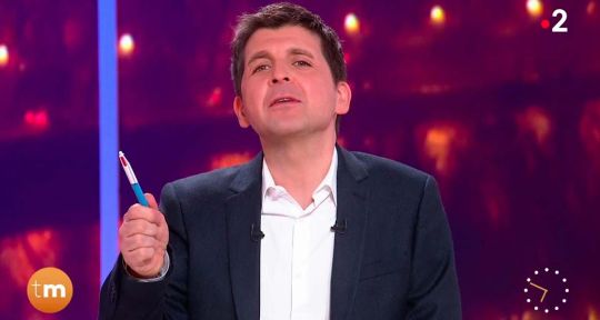 Télématin : Thomas Sotto menace un chroniqueur, un cauchemar pour Julia Vignali sur France 2 Télématin : Thomas Sotto menace un chroniqueur, un cauchemar pour Julia Vignali sur France 2