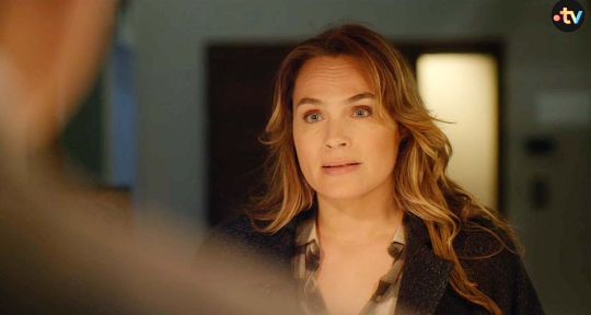 Un si grand soleil (spoiler) : « C’est du vide », Claire s’effondre en larmes sur France 2 Un si grand soleil (spoiler) : « C’est du vide », Claire s’effondre en larmes sur France 2