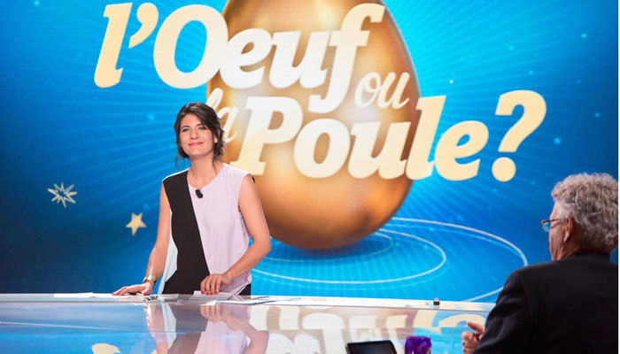 L’œuf ou la poule : la deuxième d’Estelle Denis avec Agustin Galiana, Clio Pajczer, Steevy Boulay, Iris Mittenaere (Miss France 2016), Kevin Razy... L’œuf ou la poule : la deuxième d’Estelle Denis avec Agustin Galiana, Clio Pajczer, Steevy Boulay, Iris Mittenaere (Miss France 2016), Kevin Razy...