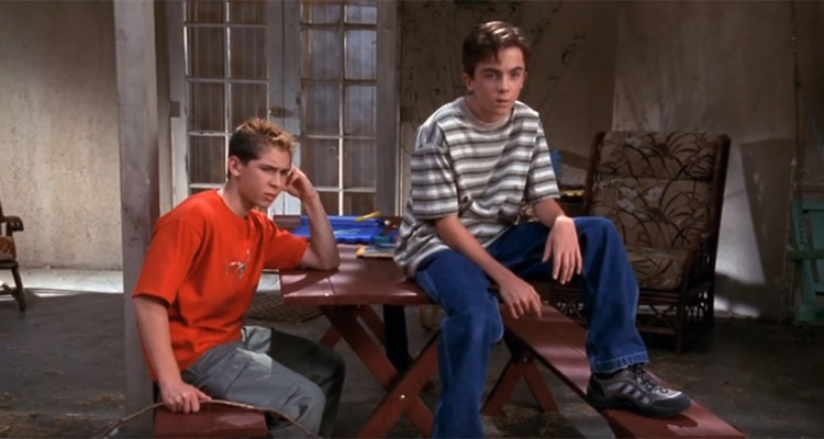 Malcolm remplace Bones sur W9, Friends, Docteur Quinn, Hercule Poirot prêts à faire barrage à Frankie Muniz Malcolm remplace Bones sur W9, Friends, Docteur Quinn, Hercule Poirot prêts à faire barrage à Frankie Muniz