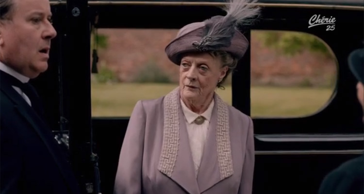 Downton Abbey, saison 6 : Mrs Hugues et Carson mariés avant des retrouvailles au cinéma Downton Abbey, saison 6 : Mrs Hugues et Carson mariés avant des retrouvailles au cinéma
