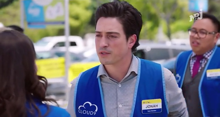 Superstore (NRJ12) : Ben Feldman (Jonah) et Amy (America Ferrera) prolongent le succès avant la saison 3 de The Young Sheldon Superstore (NRJ12) : Ben Feldman (Jonah) et Amy (America Ferrera) prolongent le succès avant la saison 3 de The Young Sheldon