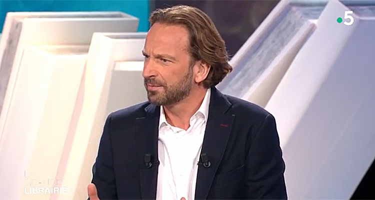La grande librairie du 18 novembre 2020 : Pierre Ducrozet, Sylvain Tesson, Maud Fontenoy, Hervé Hamon... chez François Busnel sur France 5 La grande librairie du 18 novembre 2020 : Pierre Ducrozet, Sylvain Tesson, Maud Fontenoy, Hervé Hamon... chez François Busnel sur France 5