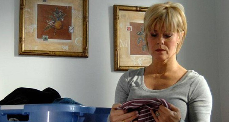 Secrets inavouables (TMC) : qui a tué Jason ? Barbara Niven en plein cauchemar Secrets inavouables (TMC) : qui a tué Jason ? Barbara Niven en plein cauchemar