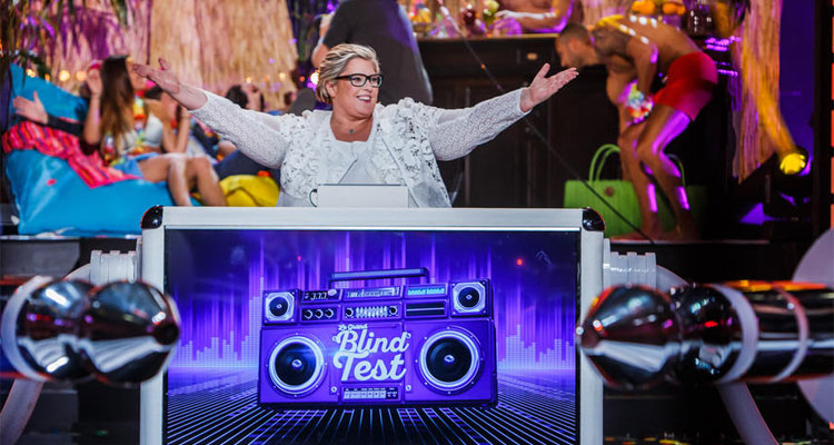 Le Grand blind test : Amanda Lear, Baptiste Giabiconi et Julien Courbet chez Laurence Boccolini Le Grand blind test : Amanda Lear, Baptiste Giabiconi et Julien Courbet chez Laurence Boccolini