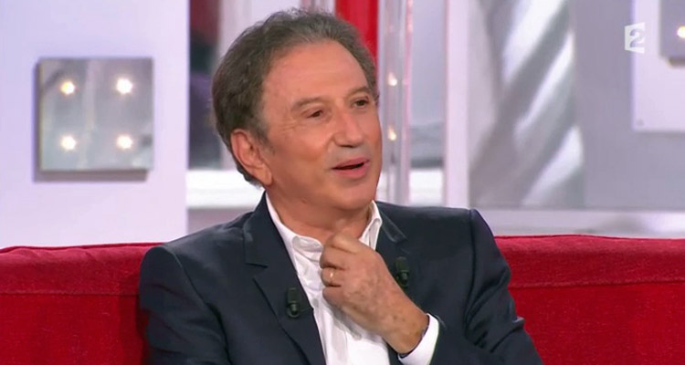 Vivement Dimanche : Muriel Robin sur le canapé rouge avec Roger Louret, Izia, Davy Sardou... Vivement Dimanche : Muriel Robin sur le canapé rouge avec Roger Louret, Izia, Davy Sardou...