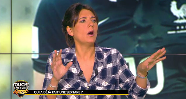 Touche pas à mon sport : Estelle Denis s’interroge sur les sextapes de son public, D8 battue par W9 et son Dîner presque parfait Touche pas à mon sport : Estelle Denis s’interroge sur les sextapes de son public, D8 battue par W9 et son Dîner presque parfait