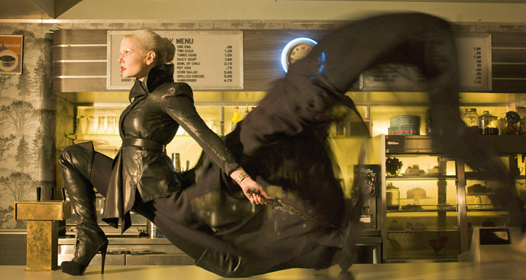 Once upon a time : la saison 5 inédite avec Emma la ténébreuse en possession de la dague Once upon a time : la saison 5 inédite avec Emma la ténébreuse en possession de la dague