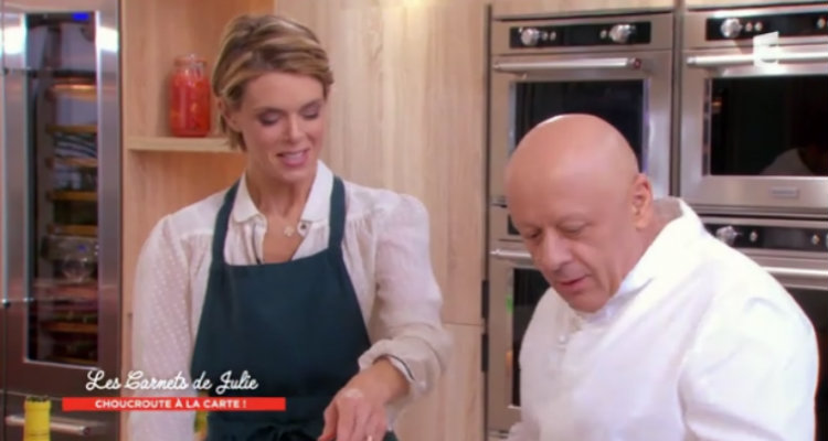 Les carnets de Julie avec Thierry Marx : le pot-au-feu, la recette aux 3 viandes façon Michel Guérard, les carottes et poireaux de la famille Joret... Les carnets de Julie avec Thierry Marx : le pot-au-feu, la recette aux 3 viandes façon Michel Guérard, les carottes et poireaux de la famille Joret...