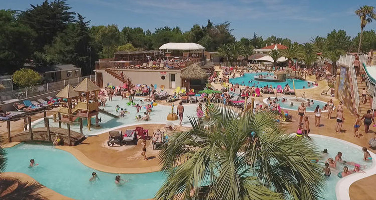 Capital : Camping, Airbnb, chambre d’hôte ou caravane télescopique, comment se loger pour les vacances cet été ? Capital : Camping, Airbnb, chambre d’hôte ou caravane télescopique, comment se loger pour les vacances cet été ?